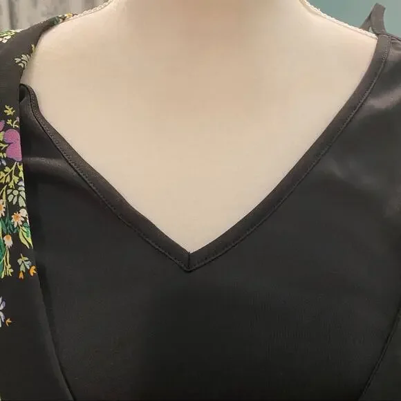 Q&A Los Angeles "Glitz & Glam Black Floral Midi - Picture 11 of 16